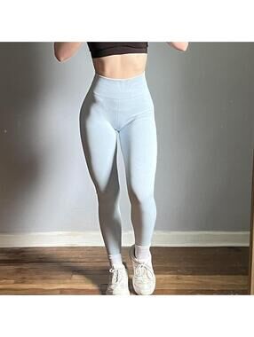 high-waisted sky blue leggings